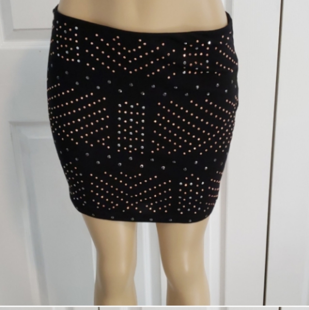 EXPRESS Black Jersey Knit Stretch Studded Mini Skirt Size Small Bronze Silver